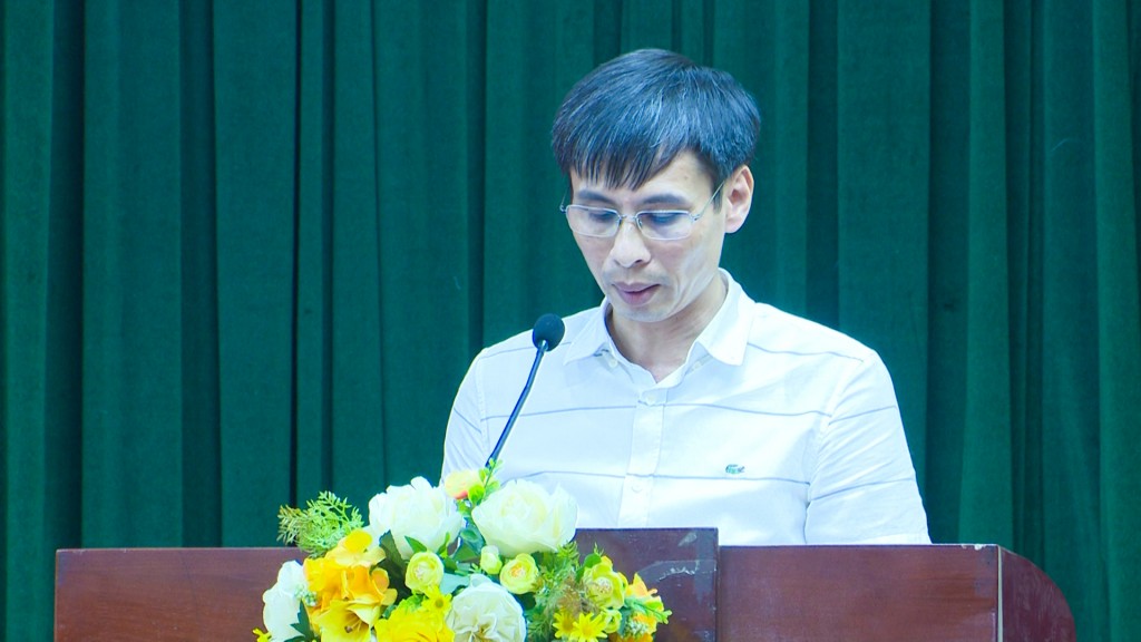 Đồng chí Phạm Tiến Dũng- Chủ nhiệm Uỷ ban kiểm tra Huyện uỷ thông qua báo cáo kiểm tra, giám sát
