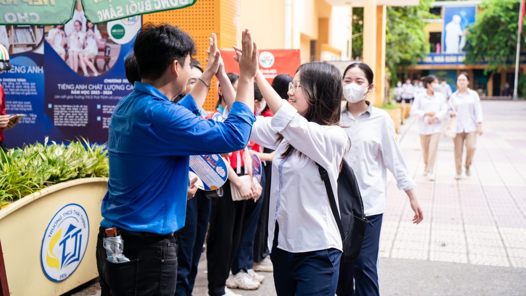 Lực lượng thanh niên tình nguyện luôn là động lực giúp thí sinh tự tin hơn khi bước vào phòng thi.