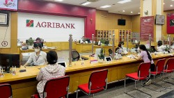 Lần thứ 6 trong năm, Agribank giảm lãi vay hỗ trợ khách hàng