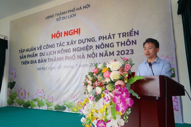 Ông Trần Trung Hiếu, Phó Giám đốc Sở Du lịch Hà Nội phát biểu tại hội nghị