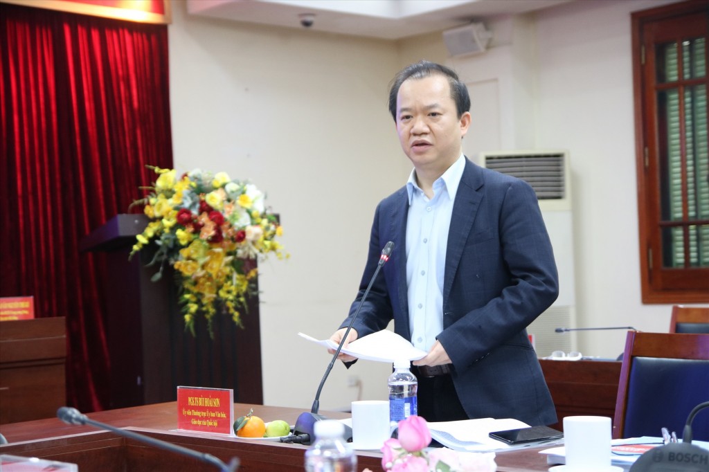 Phó Giáo sư, Tiến sĩ Bùi Hoài Sơn, Ủy viên Thường trực Ủy ban Văn hóa, Giáo dục của Quốc hội