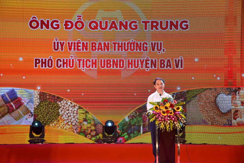 Phó Chủ tịch UBND huyện Ba Vì Đỗ Quang Trung phát biểu tại sự kiện