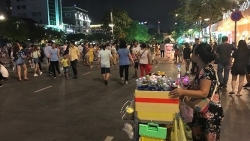 TP Hồ Chí Minh: Xử phạt hàng trăm trường hợp bán hàng rong, đỗ xe sai quy định