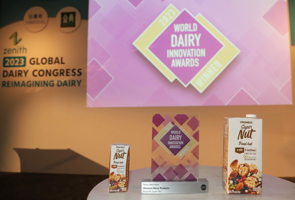 Lần đầu tiên Việt Nam có sản phẩm sữa đạt giải cao nhất về vị ngon tại giải thưởng Superior Taste Award