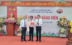 Học sinh ưu tú đầu tiên của huyện Gia Lâm được kết nạp Đảng