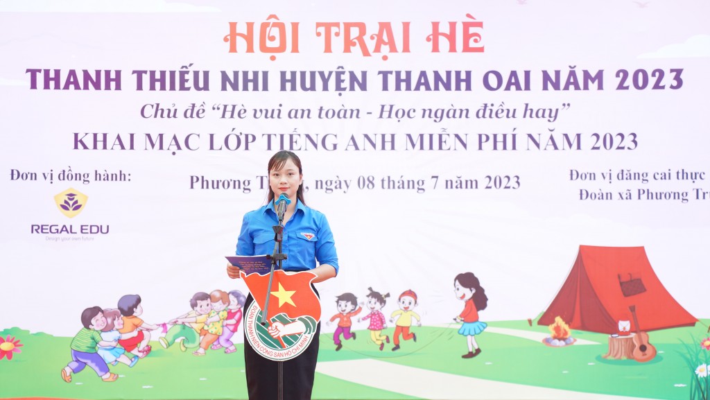 Đồng chí Nguyễn Thị Minh Nguyện - Bí thư Huyện đoàn Thanh Oai phát biểu tại hội trại Đồng chí Nguyễn Thị Minh Nguyện - Bí thư Huyện đoàn Thanh Oai phát biểu tại hội trại