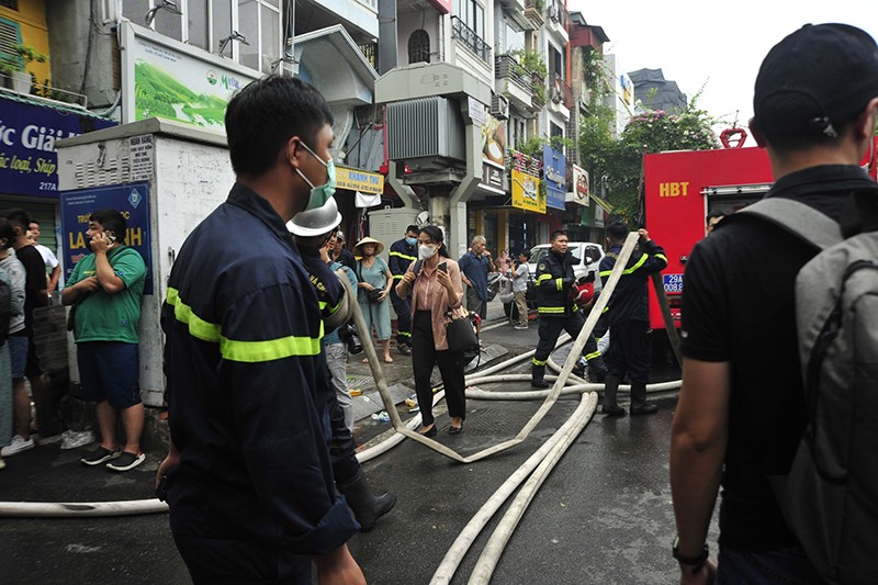 Người dân xót xa kể lại vụ cháy nhà ở ngõ Thổ Quan khiến 3 người mắc kẹt tử vong