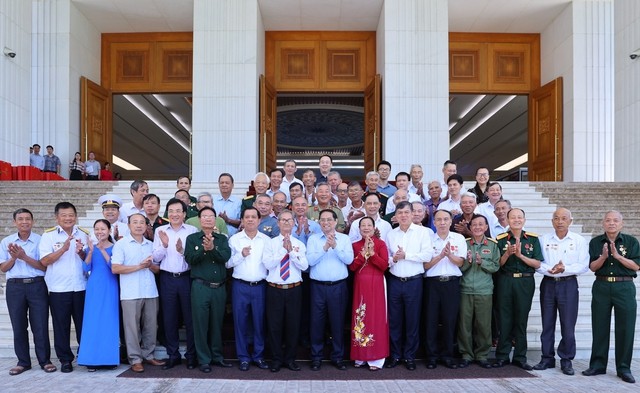 Tiếp tục quan tâm, chăm lo đời sống vật chất, tinh thần của người có công