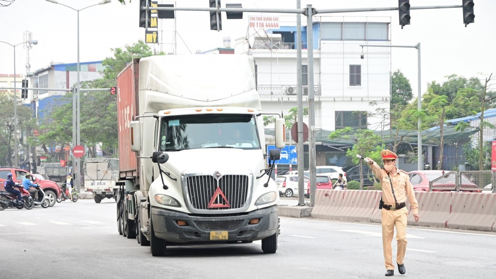 Hải Phòng: Xử lý 2.376 xe đầu kéo vi phạm trật tự an toàn giao thông