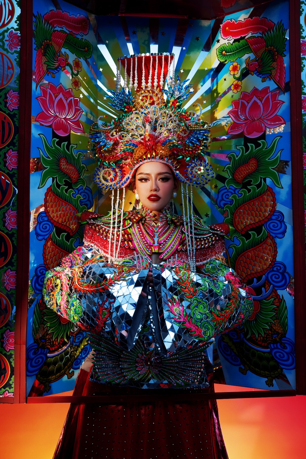 Đặng Thanh Ngân tôn vinh tranh kính độc đáo của Nam Bộ tại Miss Supranational 2023