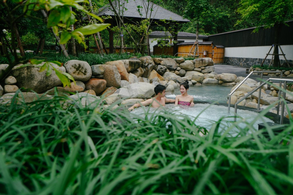 Onsen mùa hè - liệu pháp vàng cho thanh xuân