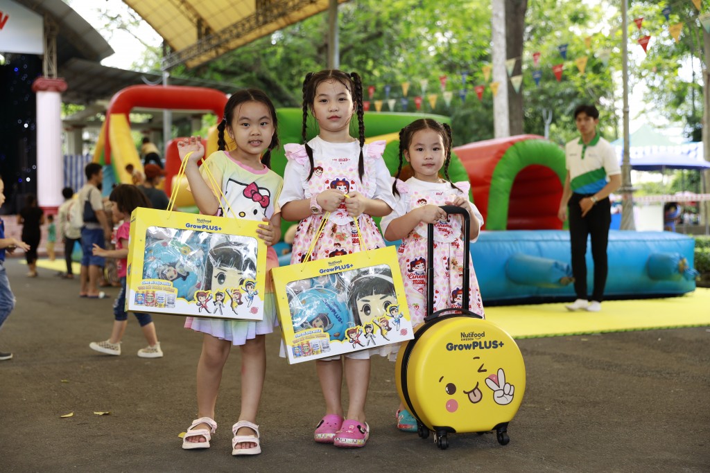 Hàng ngàn trẻ em hứng khởi khám phá hè sôi động tại Thảo Cầm Viên