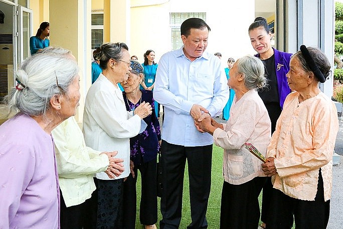 Hà Nội đậm nghĩa tình