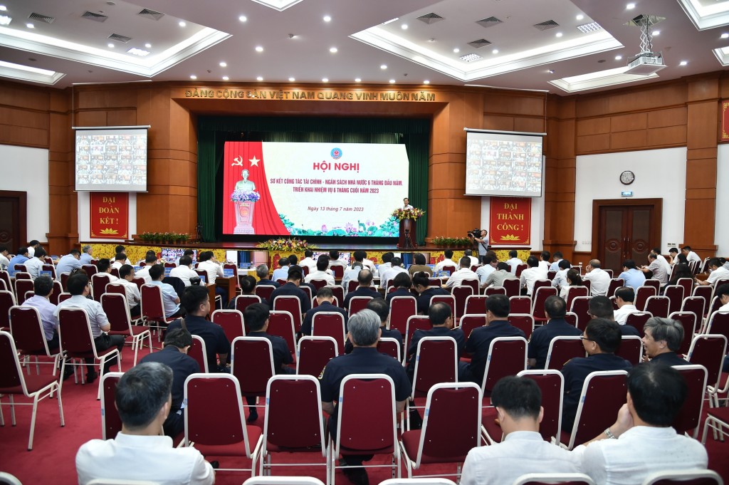 Phó Thủ tướng Chính phủ Lê Minh Khái dự và phát biểu chỉ đạo Hội nghị Sơ kết công tác Tài chính - Ngân sách nhà nước 6 tháng đầu năm 2023 của Bộ Tài chính. Ảnh VGP/Quang Thương