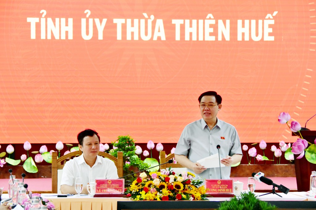 Chủ tịch Quốc hội làm việc với Ban Thường vụ Tỉnh uỷ Thừa Thiên - Huế