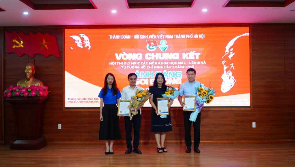 Quán quân cuộc thi “Ánh sáng soi đường” lần thứ V, năm 2023 của thành phố Hà Nội chính thức lộ diện Quán quân cuộc thi “Ánh sáng soi đường” lần thứ V, năm 2023 của thành phố Hà Nội chính thức lộ diện