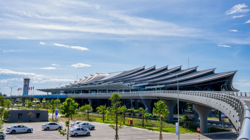 Nhà ga hành khách T2 Cảng HKQT Phú Bài với thiết kế mái vòm độc đáo được đưa vào khai thác ngày 28/4/2023
