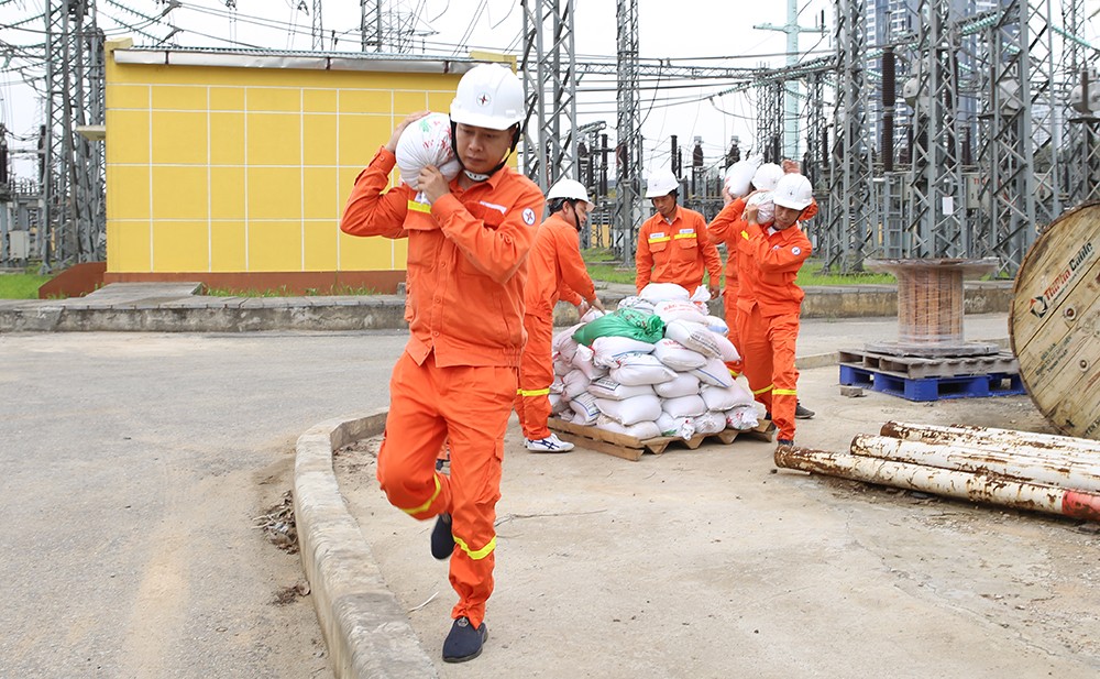 EVN khẩn trương, nghiêm túc ứng phó cơn bão số 1 Talim