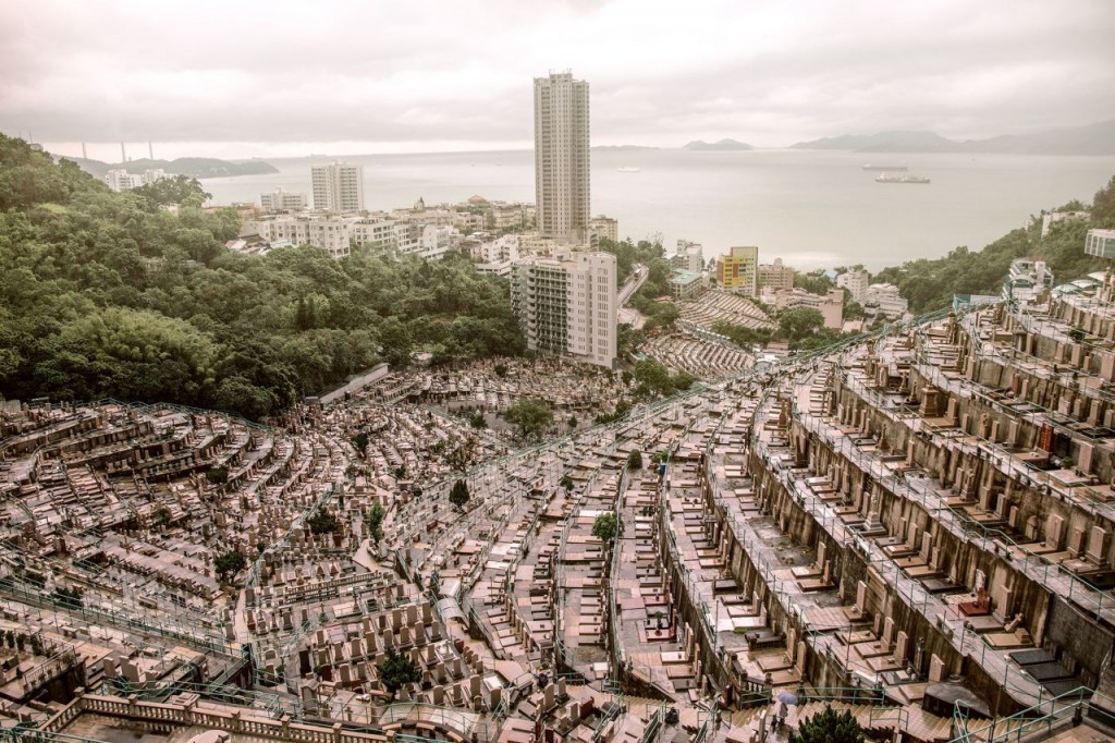 Các nghĩa trang ở Hong Kong (Trung Quốc) sắp kín chỗ (Ảnh: CNN)