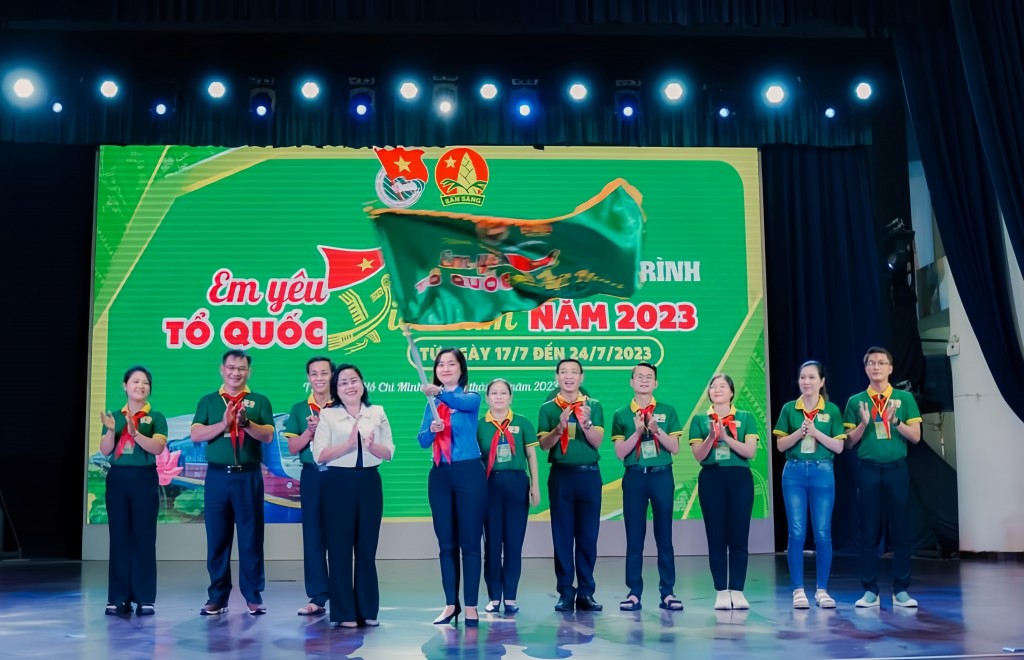 Thêm yêu đất nước qua hành trình “Em yêu Tổ quốc Việt Nam”