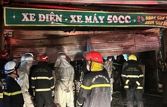 Hà Nội: Cháy cửa hàng kinh doanh xe máy, xe đạp khiến 3 người tử vong
