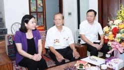 Lãnh đạo thành phố Hà Nội thăm, tặng quà thương, bệnh binh quận Đống Đa