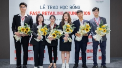 Quỹ Fast Retailing trao tặng 6 suất học bổng bậc cử nhân cho du học sinh Việt Nam