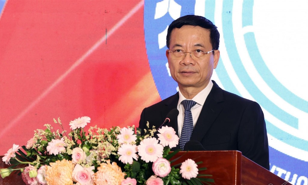 Bộ trưởng Bộ TT&TT Nguyễn Mạnh Hùng phát biểu tại buổi lễ.