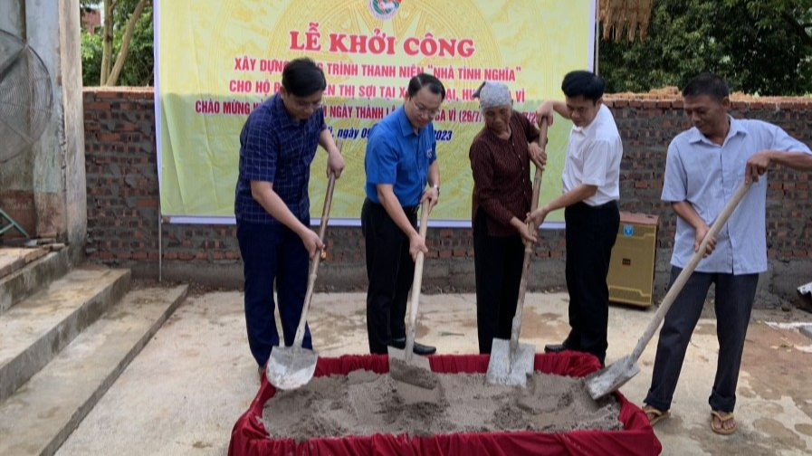 Lễ khởi công xây dựng nhà tình nghĩa tặng cựu thanh niên xung phong 