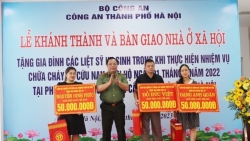 Trao nhà tình nghĩa tặng thân nhân 3 liệt sĩ cảnh sát PCCC hy sinh ở Cầu Giấy