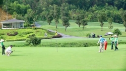 Tập golf không giới hạn tại sân Hilltop Valley