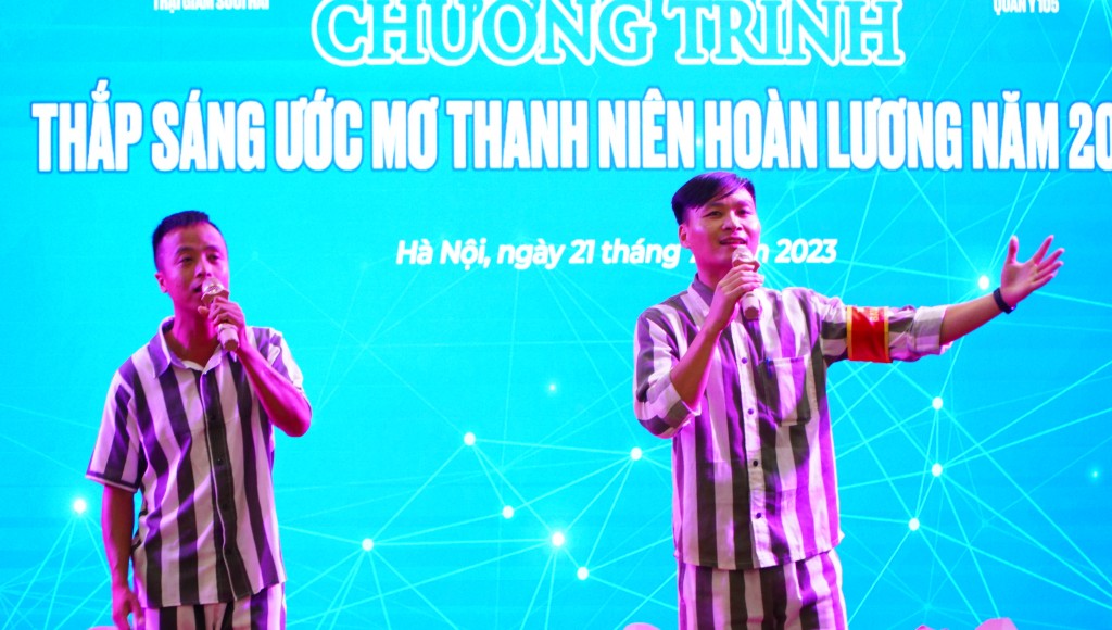 Nụ cười của các phạm nhân trong 