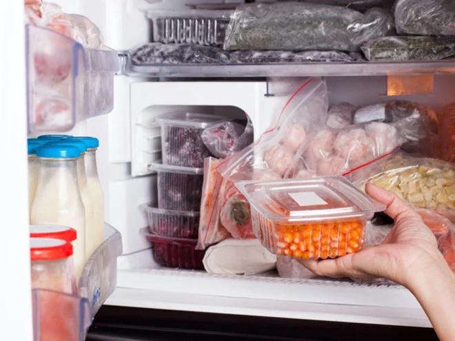 Tủ lạnh cũng là nơi dễ sinh sôi vi khuẩn nếu không sử dụng đúng cách