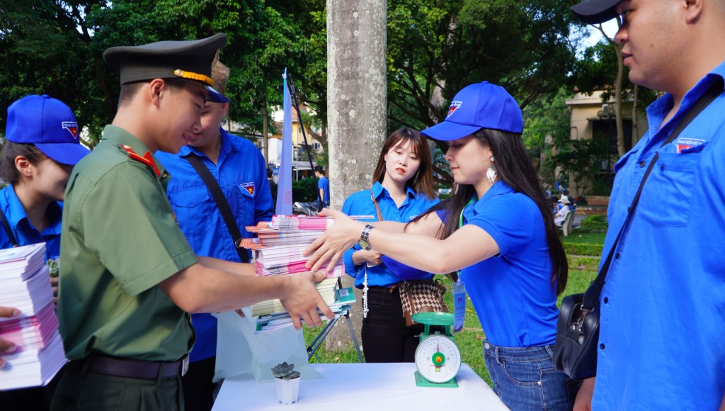 Ngày Chủ nhật phủ xanh thành phố