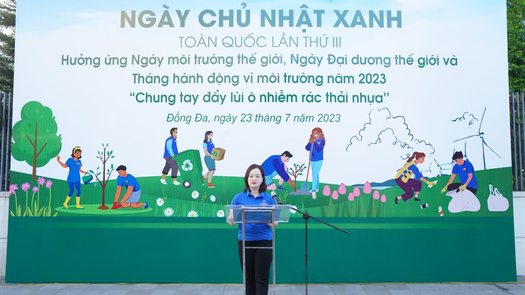 Đồng chí Nguyễn Thị Thanh Tâm – Ủy viên BCH Thành đoàn Hà Nội, Bí thư Quận đoàn, Chủ tịch Hội LHTN Việt Nam quận Đống Đa phát biểu tại lễ ra quân