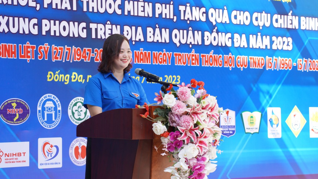 Thầy thuốc trẻ tri ân người có công với cách mạng