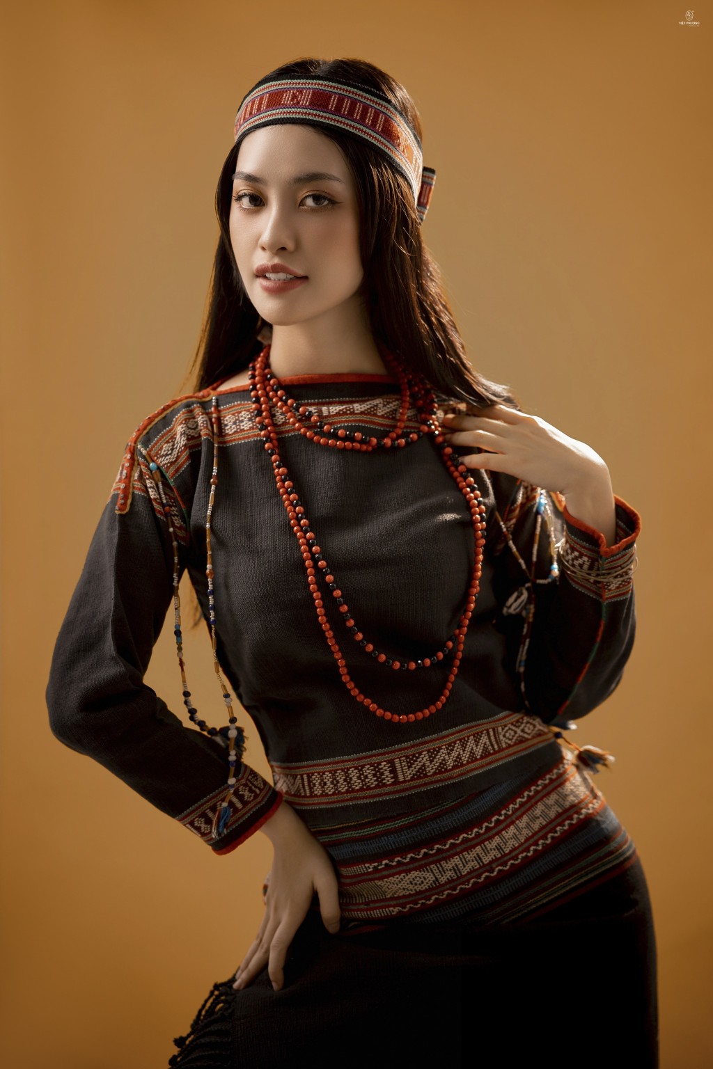 Hoa hậu Nông Thúy Hằng công bố dự án “Muôn sắc trang phục cưới của các dân tộc Việt Nam”