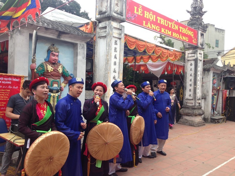 Hát quan họ tại Lễ hội truyền thống làng Kim Hoàng  (Vân Canh - Hoài Đức - Hà Nội) - Nguồn: tuoitrethudo.com.vn