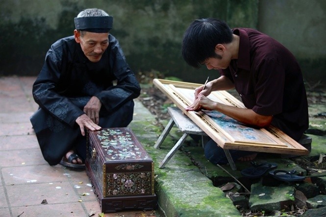 Điểm du lịch làng nghề khảm trai – sơn mài Chuyên Mỹ