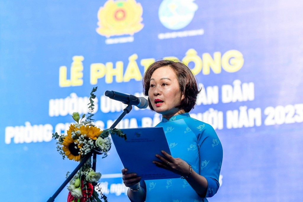 Phó Chủ tịch Thường trực Trung ương Hội Liên hiệp Phụ nữ TP Hà Nội phát biểu tại buổi lễ