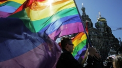Nga ban hành luật cấm phẫu thuật chuyển đổi giới tính