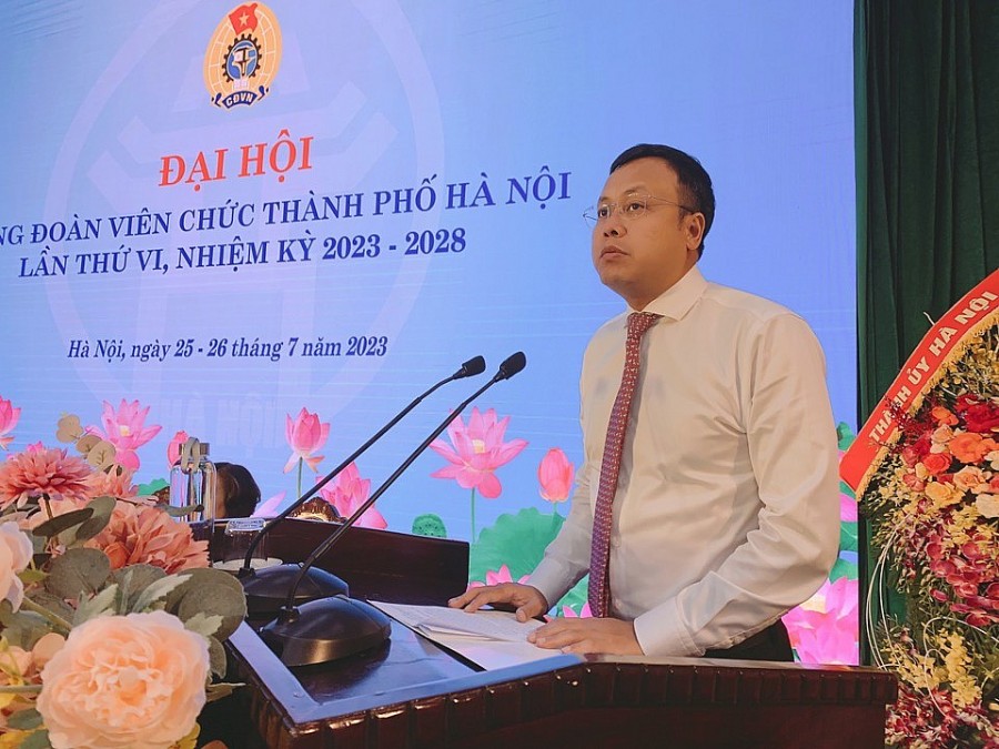 Chủ tịch LĐLĐ Thành phố Hà Nội Phạm Quang Thanh phát biểu chỉ đạo Đại hội