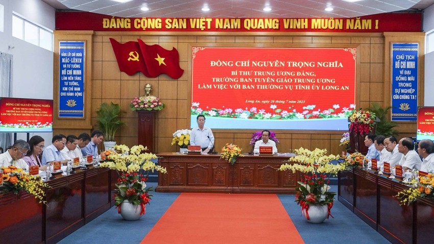 Bí thư Trung ương Đảng, Trưởng ban Tuyên giáo Trung ương - Nguyễn Trọng Nghĩa phát biểu tại cuộc làm việc
