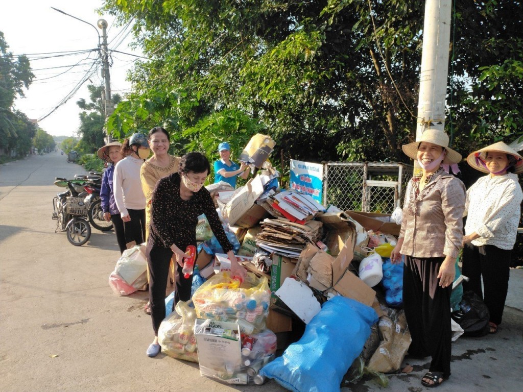 Người dân hào hứng biến rác...thành tiền