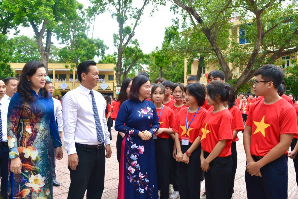 Bài 2: Những thủ khoa đến từ trường làng