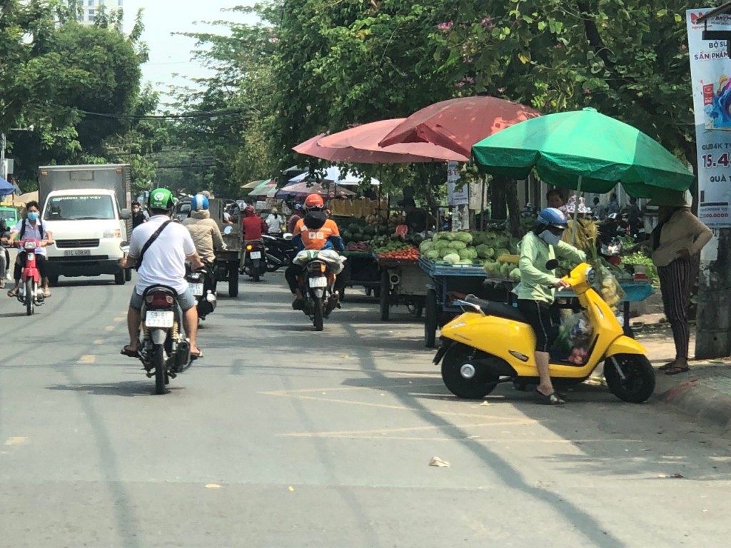 “Chợ chạy” - câu chuyện chưa có hồi kết