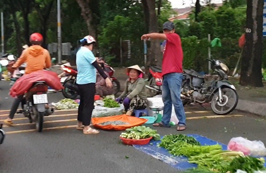 Bài 2: “Chợ chạy” cho công nhân