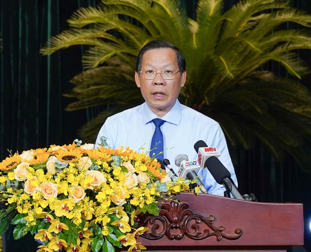 Chủ tịch UBND TP Hồ Chí Minh Phan Văn phát biểu tại hội nghị