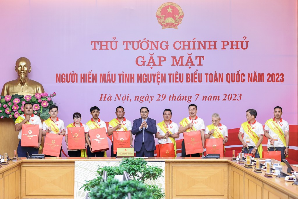 Tôn vinh người hiến máu tiêu biểu toàn quốc năm 2023