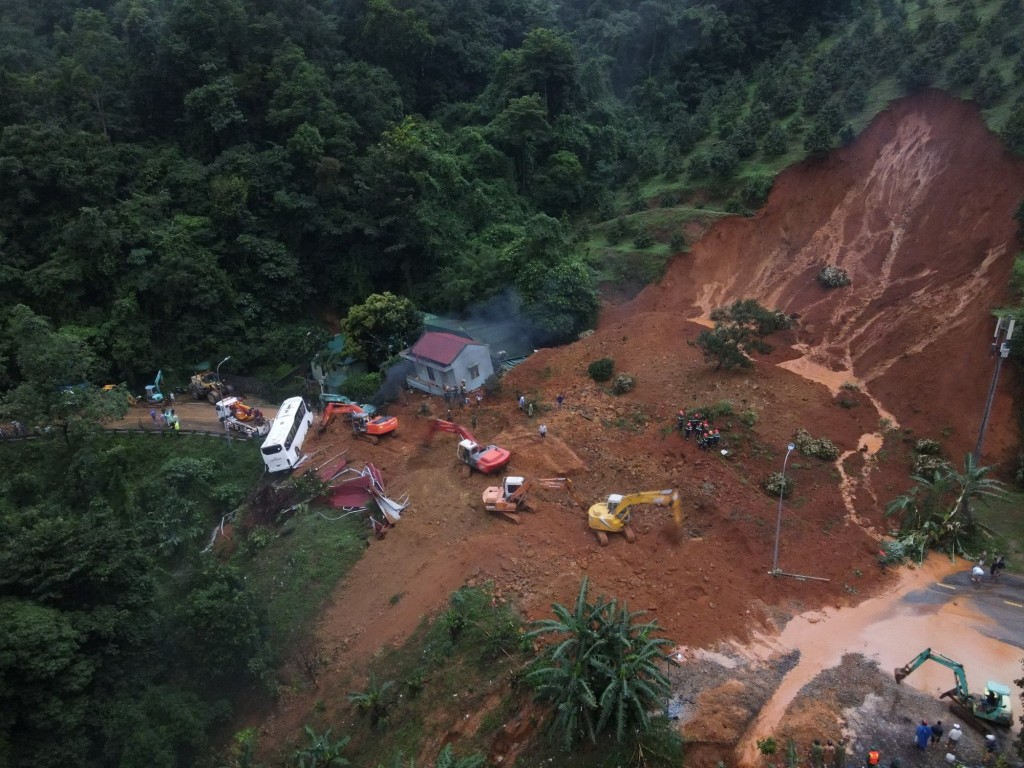 Vụ sạt lở đèo Bảo Lộc